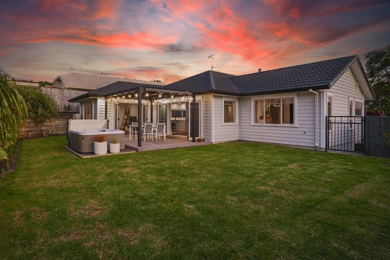 Photo of property in 15 Rochester Place, Bethlehem, Tauranga, 3110