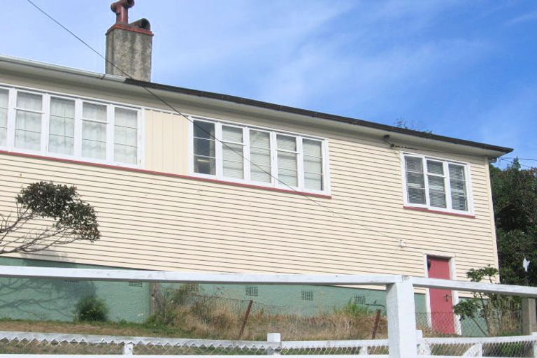 Photo of property in 50 Sidlaw Street, Strathmore Park, Wellington, 6022