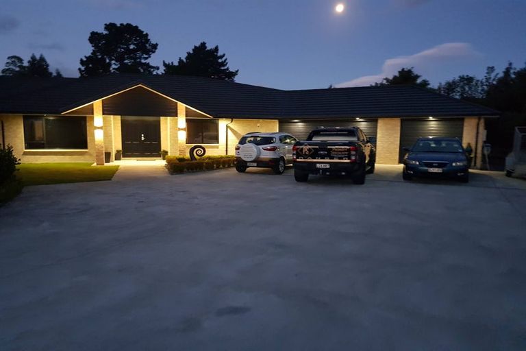 Photo of property in 15 Opal Avenue, Timberlea, Upper Hutt, 5018