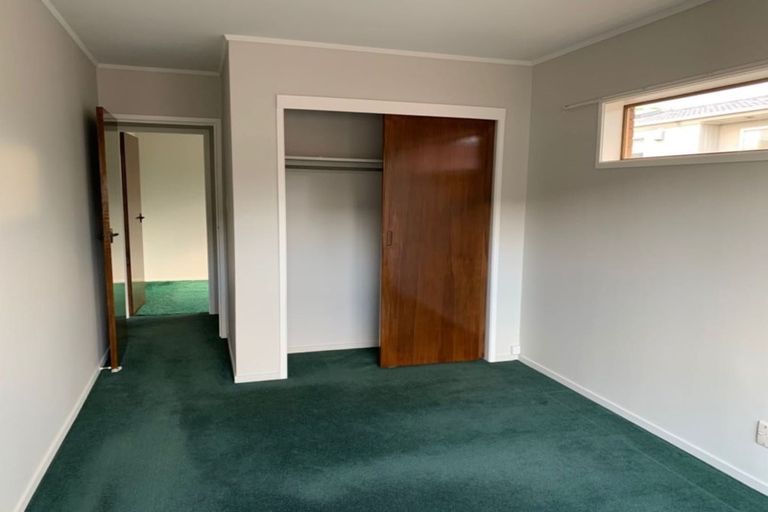 Photo of property in 2/48 Stanniland Street, Sunnyhills, Auckland, 2010