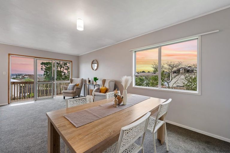 Photo of property in 5 Flaunty Place, West Harbour, Auckland, 0618