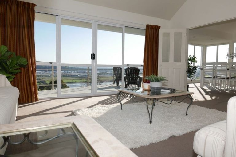 Photo of property in 104 Cannon Hill Crescent, Mount Pleasant, Christchurch, 8081