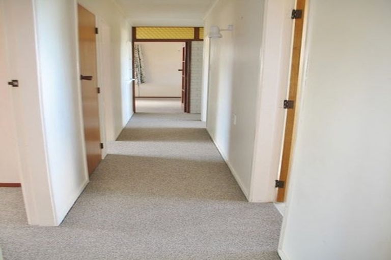 Photo of property in 132 Kingswood Road, Brookfield, Tauranga, 3110