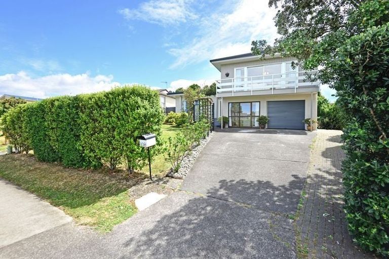 Photo of property in 108 Reeves Road, Pakuranga Heights, Auckland, 2010