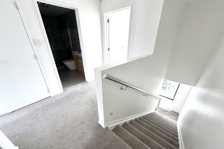 Photo of property in 75 Papatupu Way, Kumeu, 0810
