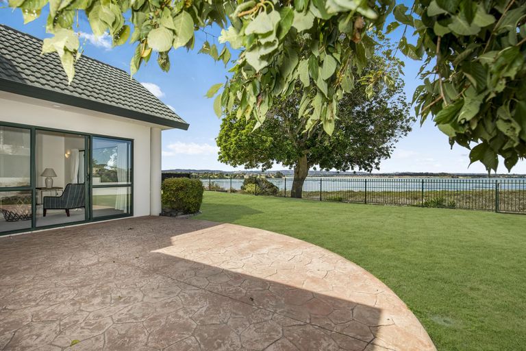 Photo of property in 82 Glenross Drive, Wattle Downs, Auckland, 2103