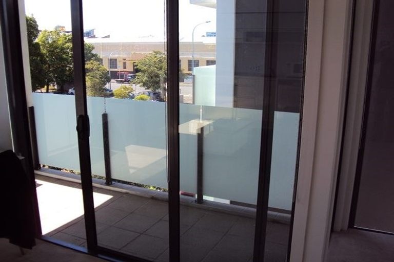 Photo of property in 75 Halsey Drive, Lynfield, Auckland, 1042