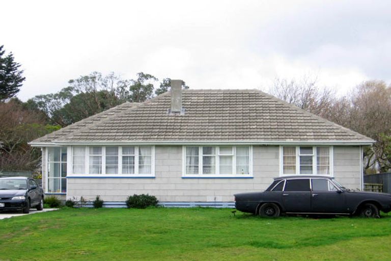 Photo of property in 16 Winchester Street, Awapuni, Palmerston North, 4412