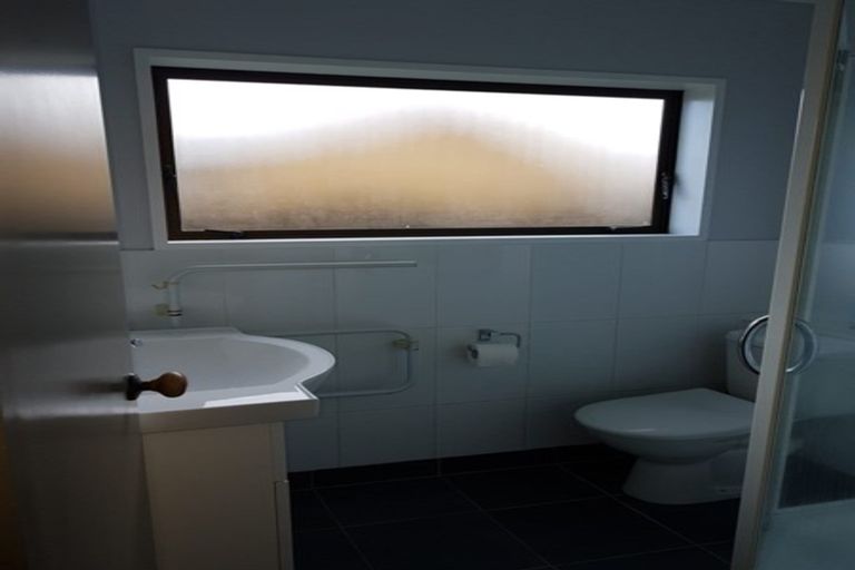 Photo of property in 112 Hutchinsons Road, Bucklands Beach, Auckland, 2014