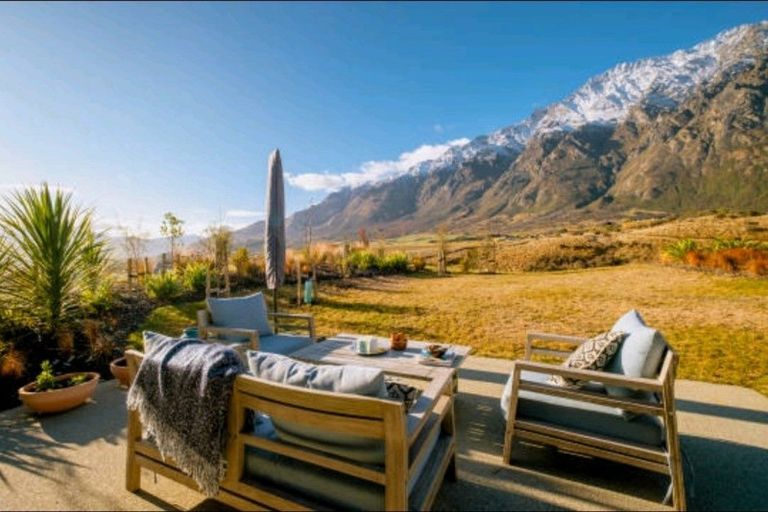 Photo of property in 4 Wanderer Lane, Jacks Point, Queenstown, 9371