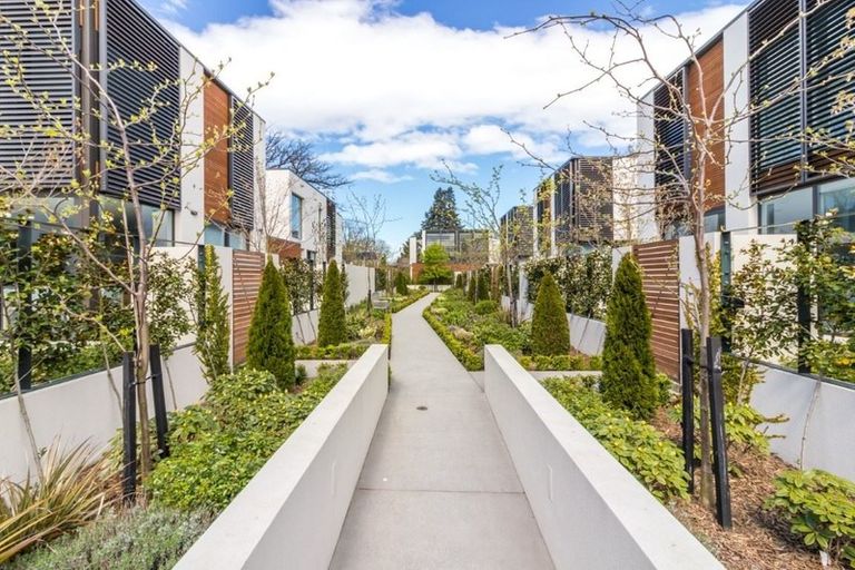 Photo of property in 142a Glandovey Road, Strowan, Christchurch, 8052