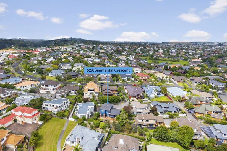 Photo of property in 1/62 Simmental Crescent, Somerville, Auckland, 2014
