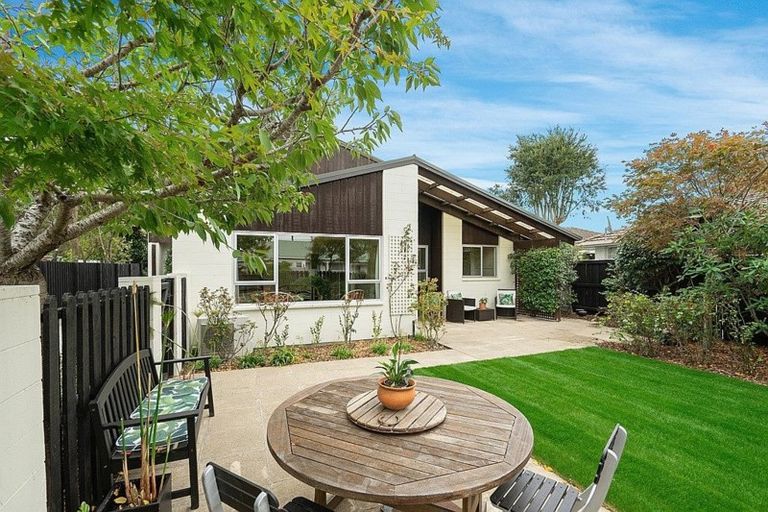 Photo of property in 6 Gothic Place, Ilam, Christchurch, 8041