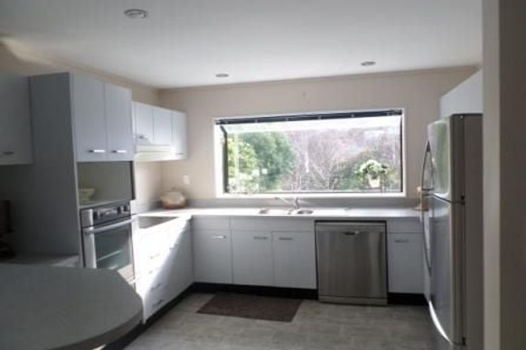 Photo of property in 16 Ellwood Place, Churton Park, Wellington, 6037