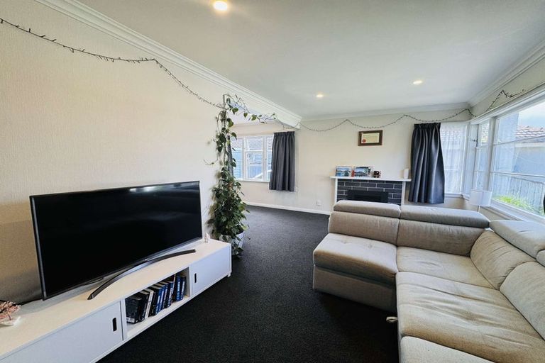 Photo of property in 21 Vernon Avenue, Takaro, Palmerston North, 4412