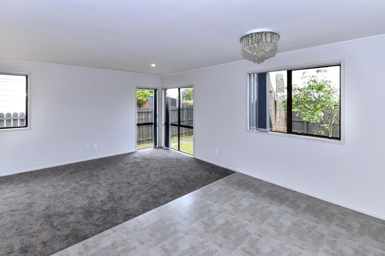 Photo of property in 4b Palmers Road, Clendon Park, Auckland, 2103