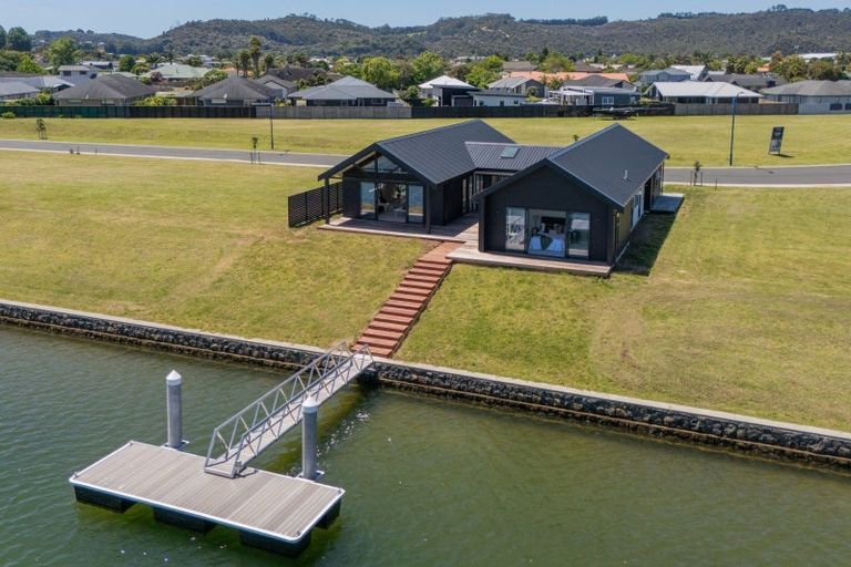 Photo of property in 17 Kahu Crescent, Whitianga, 3510