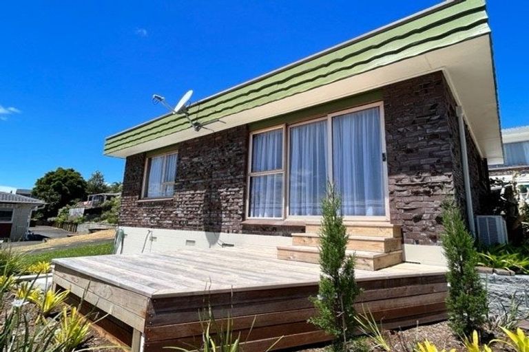 Photo of property in 9 Tromie Place, Highland Park, Auckland, 2010