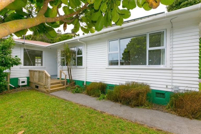 Photo of property in 388 Saint Aubyn Street, Moturoa, New Plymouth, 4310