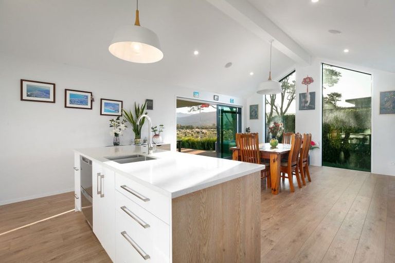 Photo of property in 17 Riverside Place, Katikati, 3129