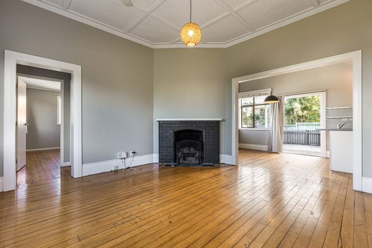 Photo of property in 19 Old Lake Road, Narrow Neck, Auckland, 0624