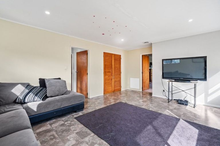Photo of property in 35-37 Tokomaru Road, Tokomaru, Palmerston North, 4474