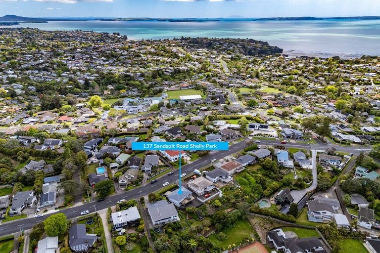 Photo of property in 137 Sandspit Road, Shelly Park, Auckland, 2014