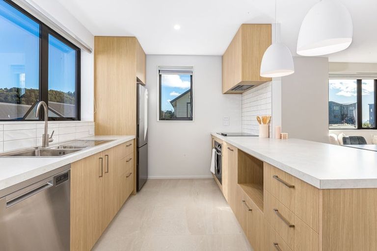 Photo of property in 2 Tiratu Rise, Whitby, 5024