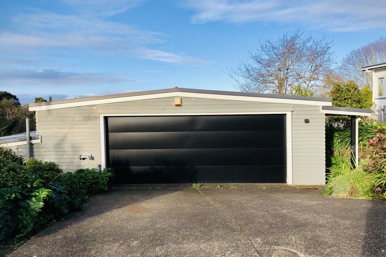 Photo of property in 15 Beacon Avenue, Campbells Bay, Auckland, 0630