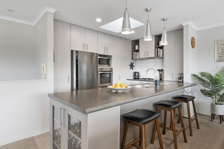 Photo of property in 31a Ocean View Road, Hatfields Beach, Orewa, 0931