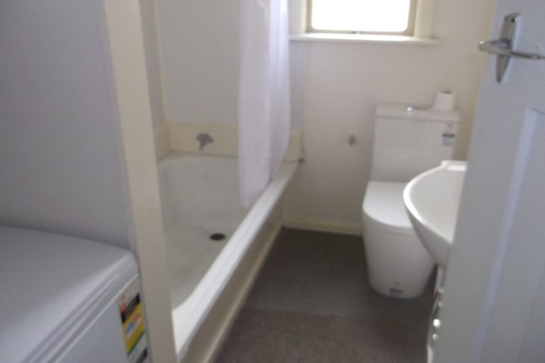 Photo of property in 24 Raroa Road, Kelburn, Wellington, 6012