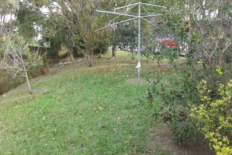 Photo of property in 19 Miraka Place, Birkenhead, Auckland, 0626