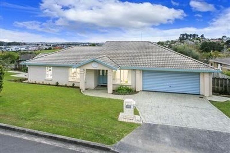 Photo of property in 2 Owl Court, Unsworth Heights, Auckland, 0632