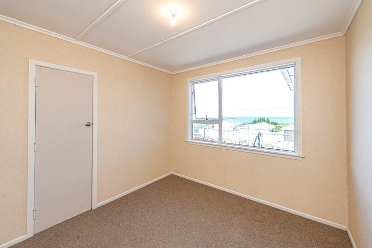 Photo of property in 86 Karaka Street, Castlecliff, Whanganui, 4501
