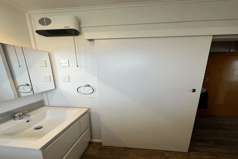 Photo of property in 7/7c Curletts Road, Sockburn, Christchurch, 8042