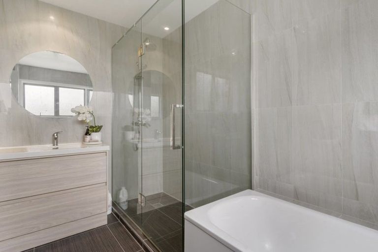 Photo of property in 4 Baronie Court, Half Moon Bay, Auckland, 2012