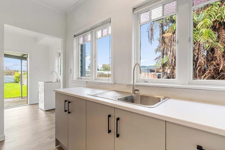 Photo of property in 13 Lee Road, Hannahs Bay, Rotorua, 3010