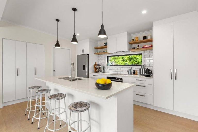 Photo of property in 33 Omahina Street, Raglan, 3225