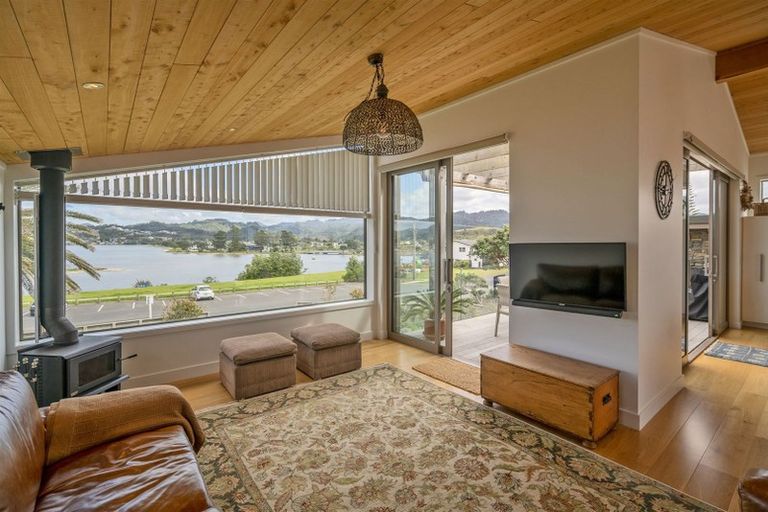 Photo of property in 40 Paku Drive, Tairua, 3508