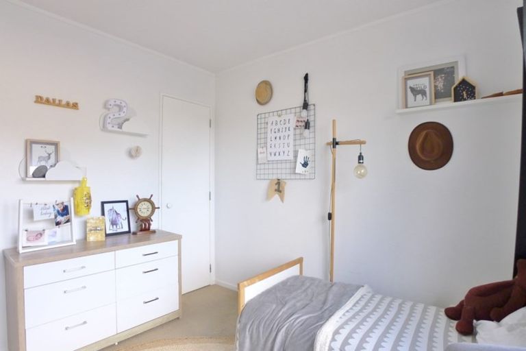 Photo of property in 2/37 Mcleod Road, Weymouth, Auckland, 2103