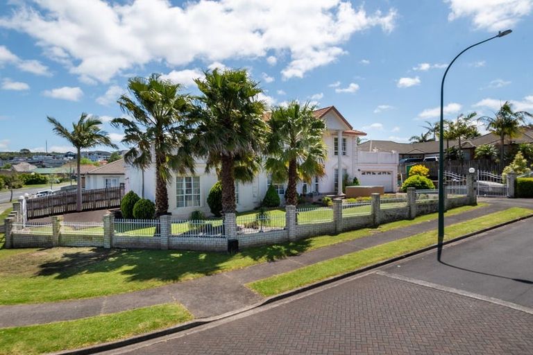Photo of property in 36 Hugh Green Drive, Pinehill, Auckland, 0632