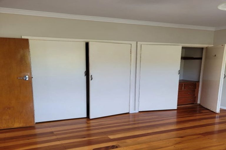 Photo of property in 2 Carleton Terrace, Tawa, Wellington, 5028