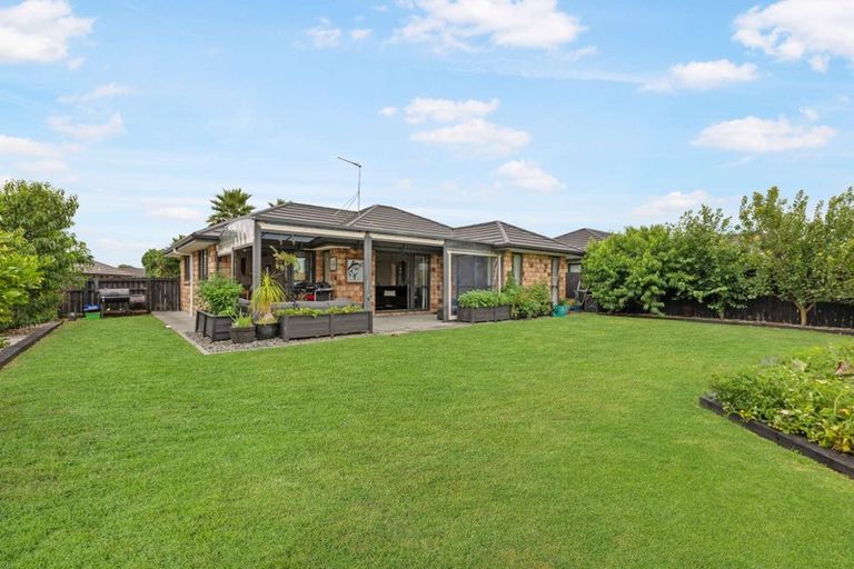 Photo of property in 26 Breaker Grove, Waiuku, 2123
