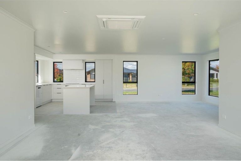 Photo of property in 16 Maison Way, Rangatira Park, Taupo, 3330