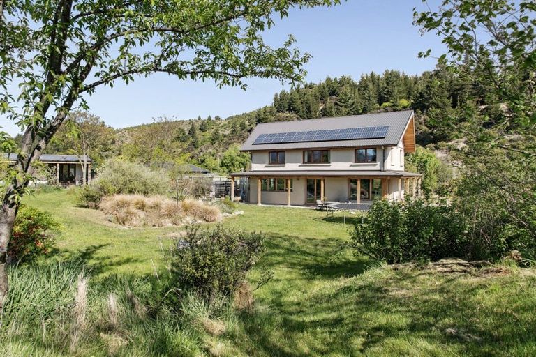 Photo of property in 10 Pisa Road, Luggate, Cromwell, 9383