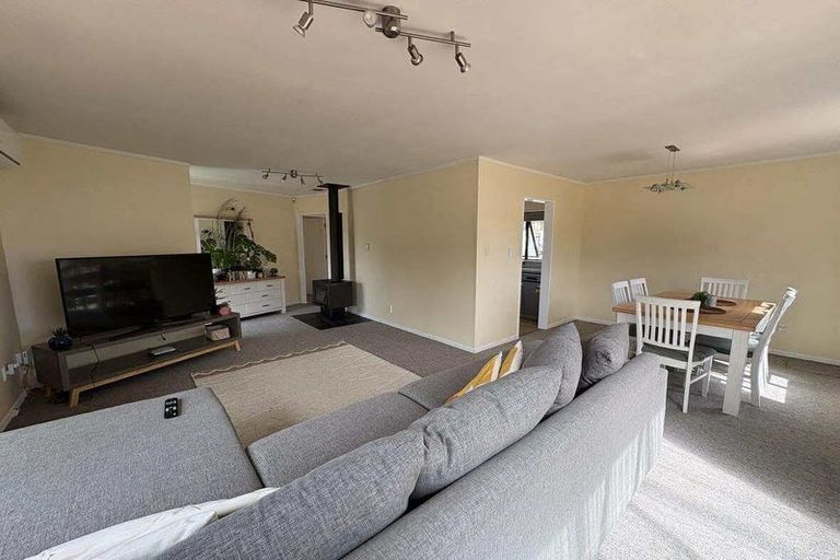 Photo of property in 3 Fenchurch Grove, Stokes Valley, Lower Hutt, 5019