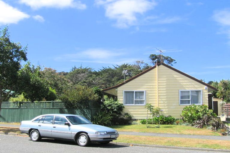 Photo of property in 60 Larchmont Grove, Totara Park, Upper Hutt, 5018