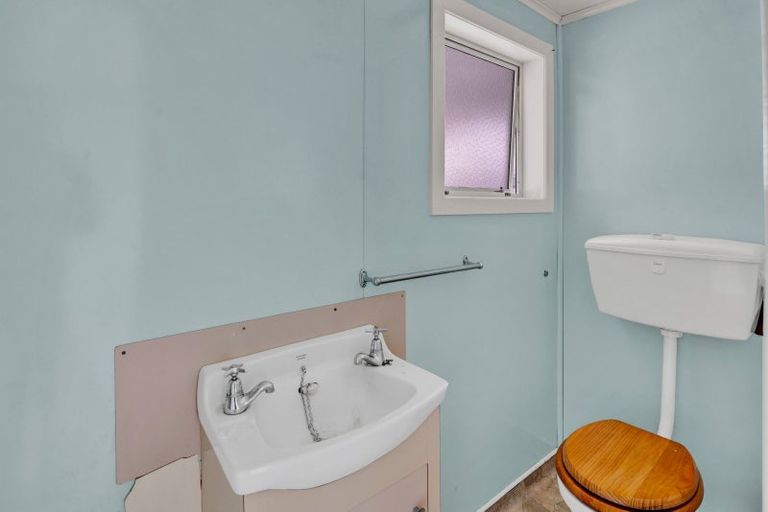 Photo of property in 23 Hinau Street, Inglewood, 4330