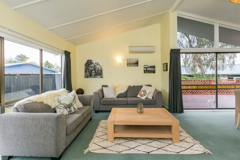 Photo of property in 27 James Cook Street, Havelock North, 4130
