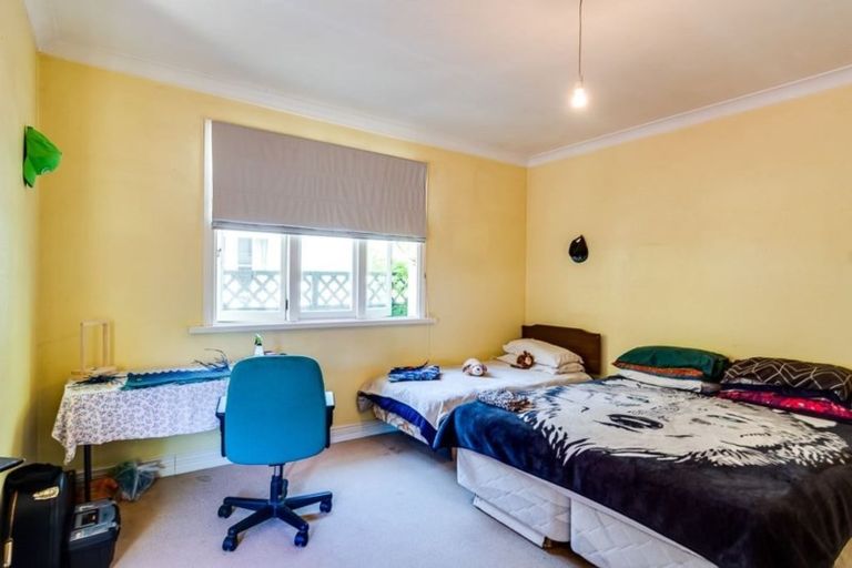 Photo of property in 124 Shakespeare Road, Bluff Hill, Napier, 4110